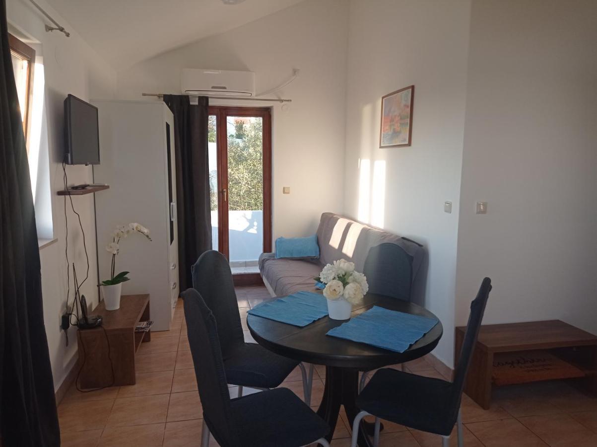 Apartmani Zdenka Savar-Maslina Extérieur photo