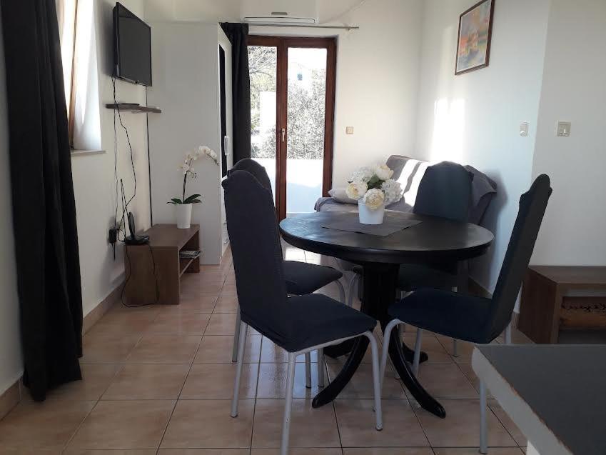 Apartmani Zdenka Savar-Maslina Extérieur photo