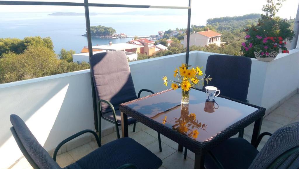 Apartmani Zdenka Savar-Maslina Extérieur photo