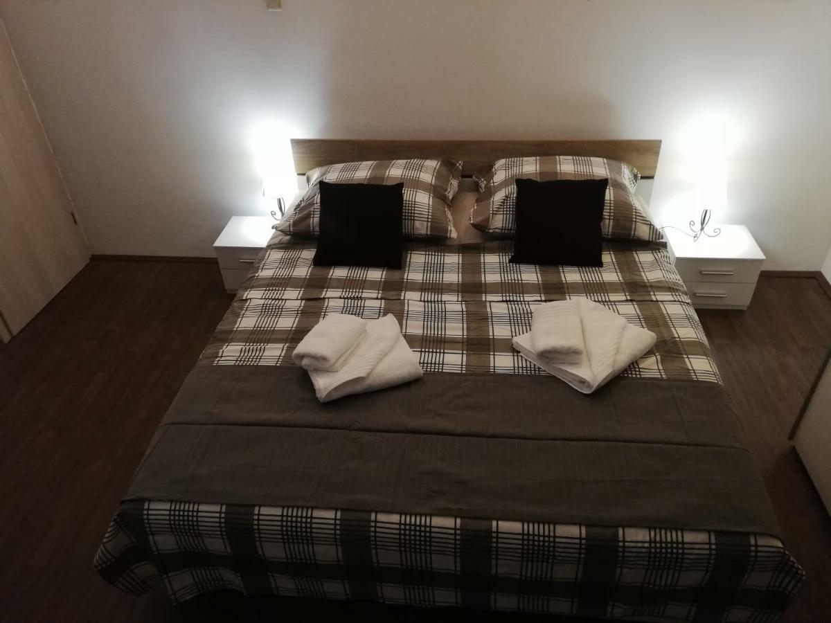 Apartmani Zdenka Savar-Maslina Extérieur photo