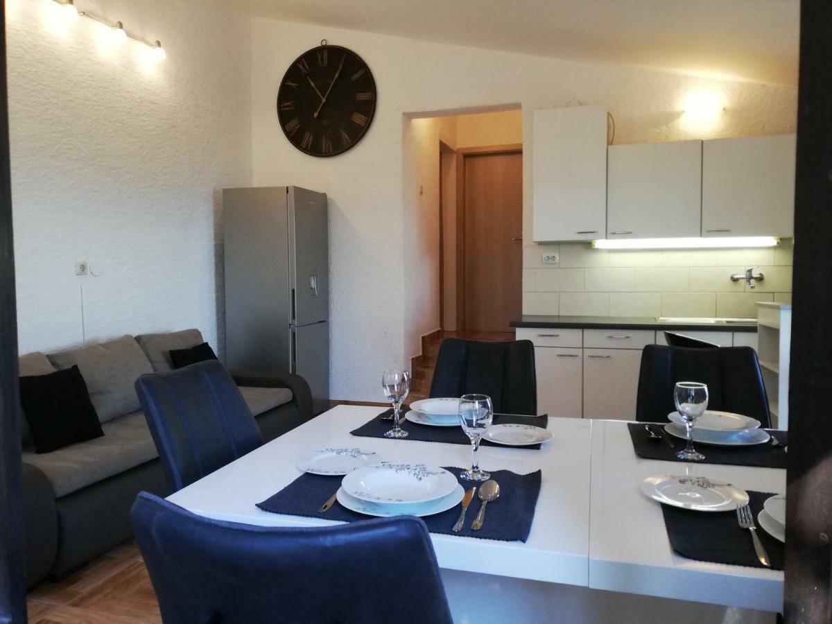 Apartmani Zdenka Savar-Maslina Extérieur photo