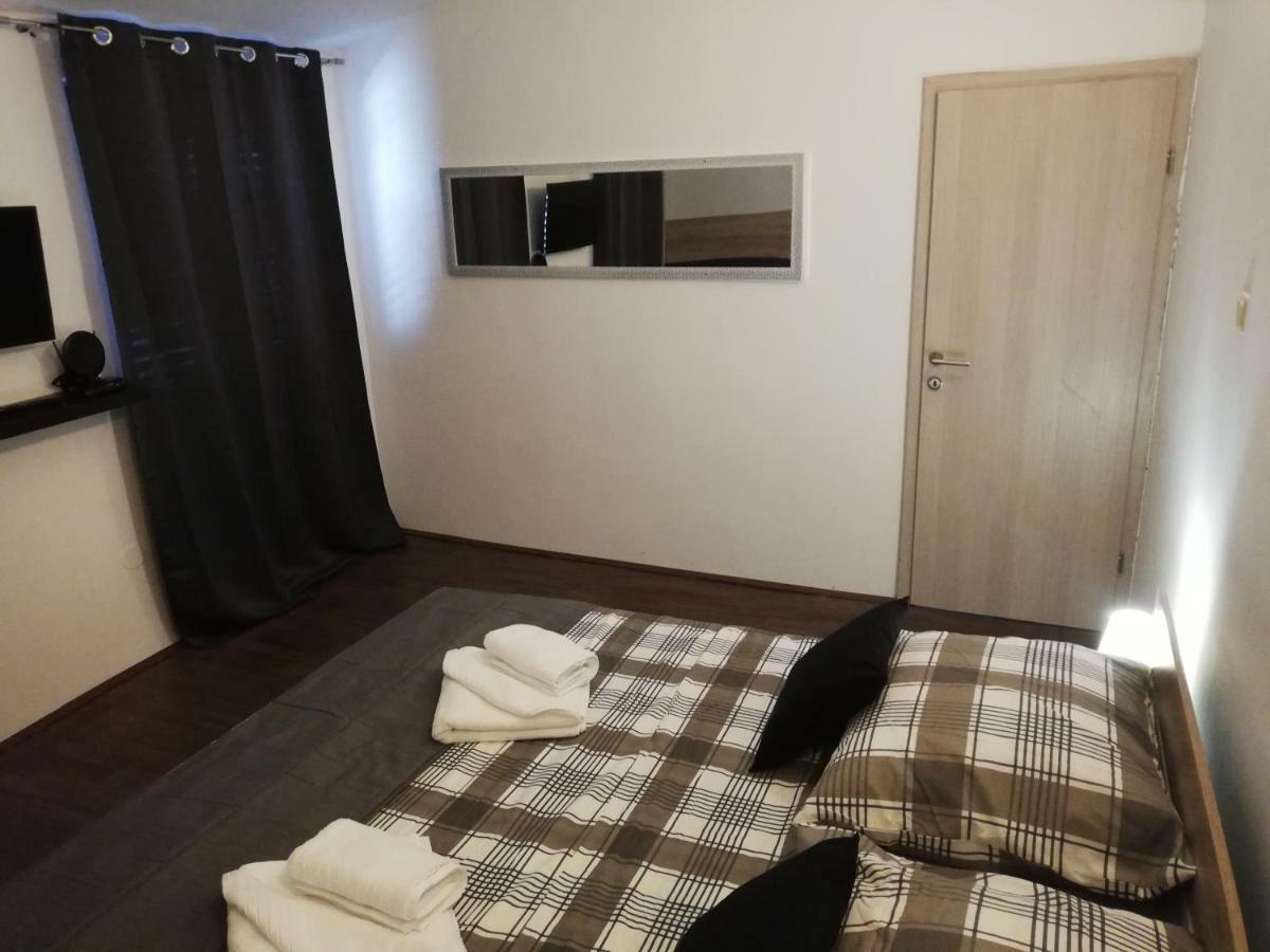 Apartmani Zdenka Savar-Maslina Extérieur photo