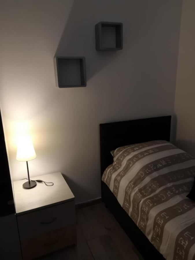 Apartmani Zdenka Savar-Maslina Extérieur photo